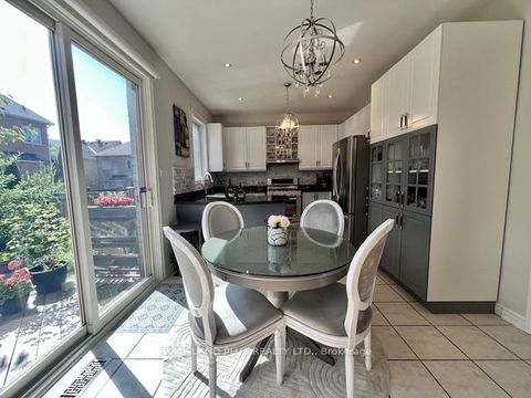 Photo 19 at 48 Langhorst Crescent, Jefferson, Richmond Hill