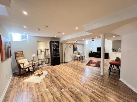 Photo 35 at 48 Langhorst Crescent, Jefferson, Richmond Hill