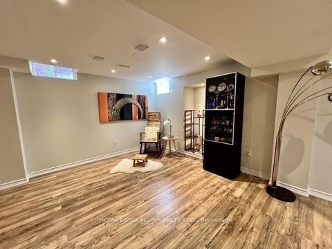 Photo 36 at 48 Langhorst Crescent, Jefferson, Richmond Hill