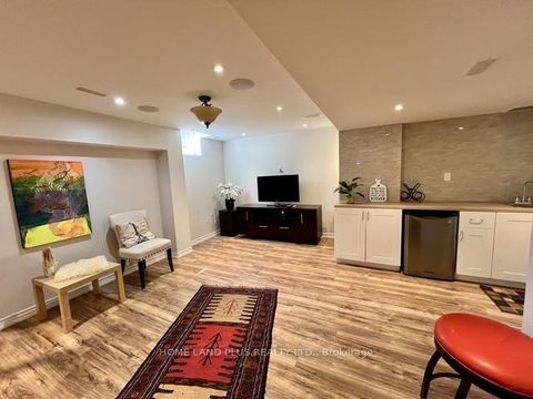 Photo 37 at 48 Langhorst Crescent, Jefferson, Richmond Hill