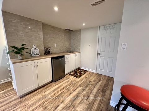 Photo 38 at 48 Langhorst Crescent, Jefferson, Richmond Hill