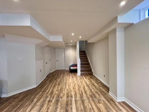 Photo 40 at 48 Langhorst Crescent, Jefferson, Richmond Hill