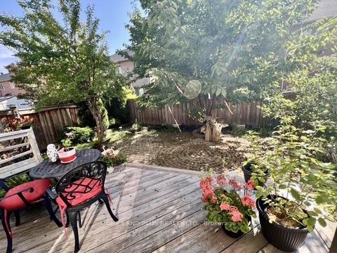Photo 43 at 48 Langhorst Crescent, Jefferson, Richmond Hill