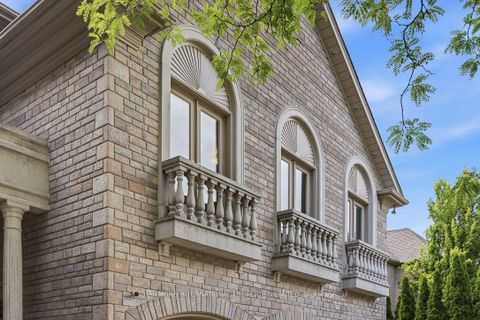 Photo 2 at 32 Arjay Crescent, York Mills, Toronto