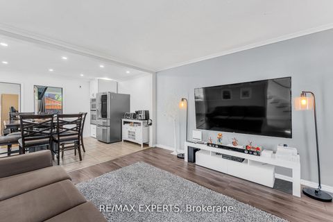 Photo 6 at 81 Hagar Avenue, Smythe, Toronto
