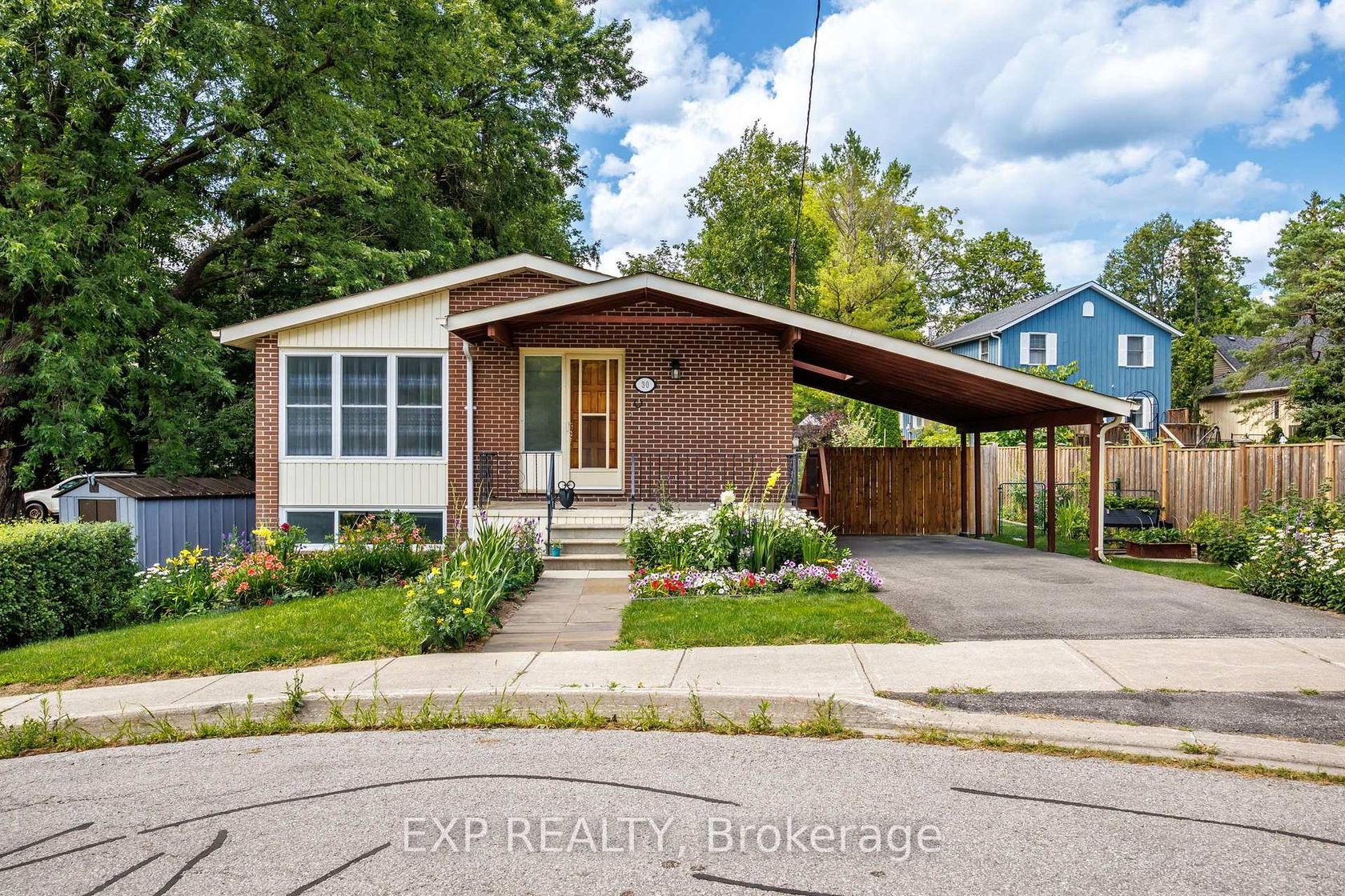 30 Harrison Avenue, Aurora Village, Aurora photo number 2