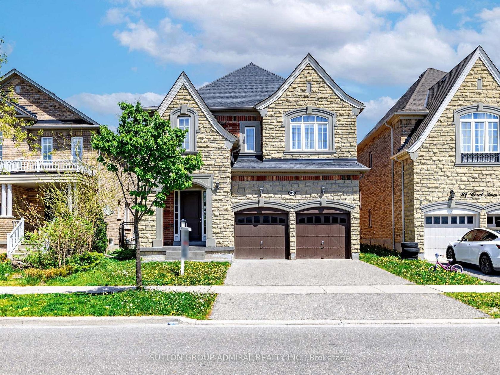 85 Coral Acres Drive, Patterson, Vaughan photo number 2