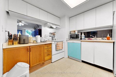 Photo 9 at 201 - 2460 Eglinton Avenue E, Eglinton East, Toronto