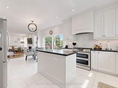 Photo 17 at 3 Lisa Brown Court, Jefferson, Richmond Hill
