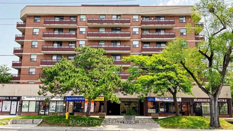 Photo 2 at 401 - 1881 Jane Street, Rustic, Toronto