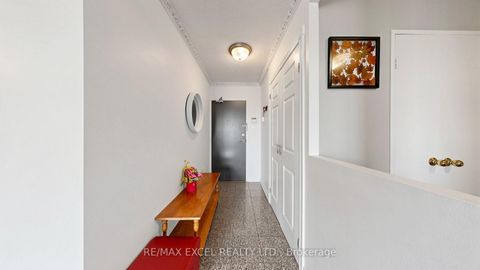 Photo 8 at 401 - 1881 Jane Street, Rustic, Toronto