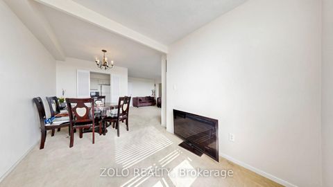 Photo 13 at 915 - 20 Edgecliff Golfway, Flemingdon Park, Toronto