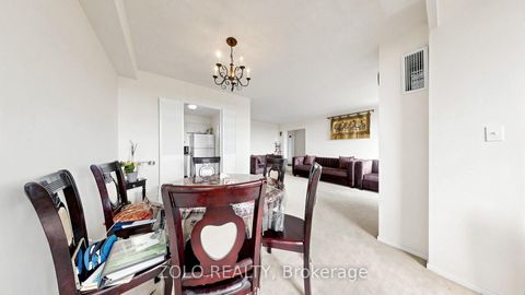 Photo 14 at 915 - 20 Edgecliff Golfway, Flemingdon Park, Toronto