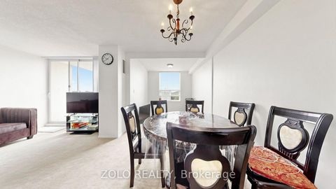 Photo 15 at 915 - 20 Edgecliff Golfway, Flemingdon Park, Toronto