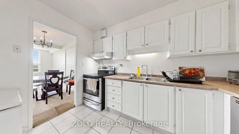 Photo 16 at 915 - 20 Edgecliff Golfway, Flemingdon Park, Toronto