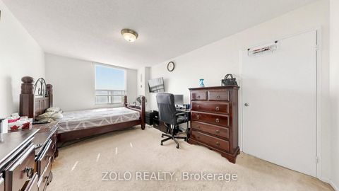 Photo 20 at 915 - 20 Edgecliff Golfway, Flemingdon Park, Toronto