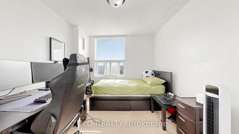 Photo 25 at 915 - 20 Edgecliff Golfway, Flemingdon Park, Toronto