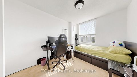 Photo 26 at 915 - 20 Edgecliff Golfway, Flemingdon Park, Toronto