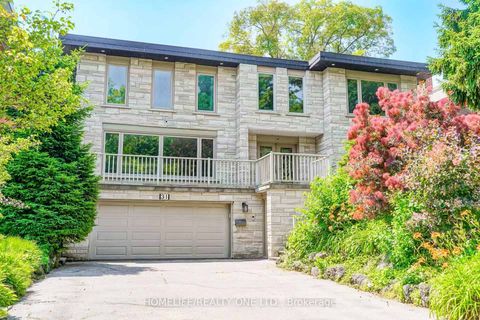 Photo 2 at 31 Bearwood Drive, Humber Valley, Toronto