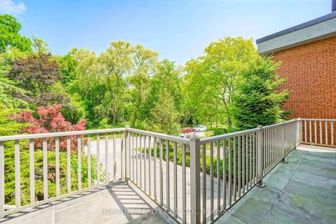 Photo 5 at 31 Bearwood Drive, Humber Valley, Toronto
