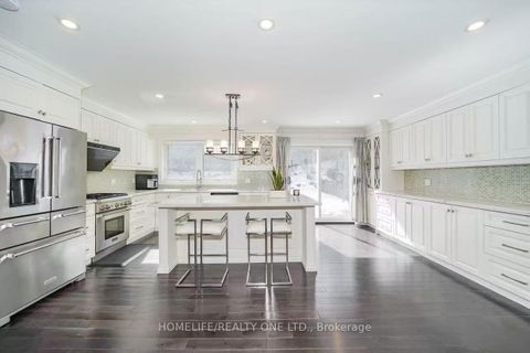 Photo 11 at 31 Bearwood Drive, Humber Valley, Toronto