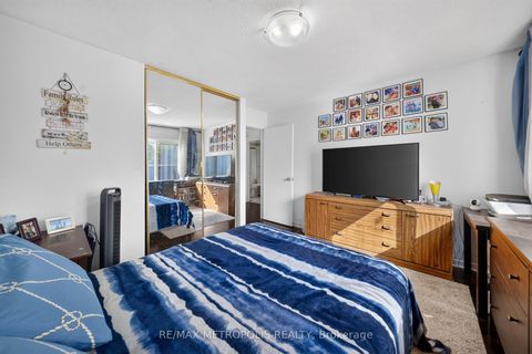 Photo 7 at 16 Stanbridge Court, Malvern, Toronto