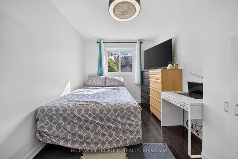 Photo 9 at 16 Stanbridge Court, Malvern, Toronto