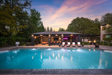 Photo 2 at 82 Westwood Lane, South Richvale, Richmond Hill
