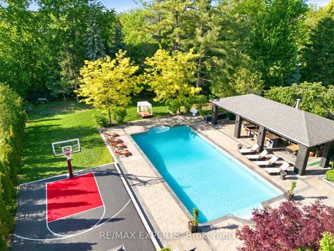 Photo 3 at 82 Westwood Lane, South Richvale, Richmond Hill