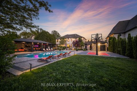 Photo 4 at 82 Westwood Lane, South Richvale, Richmond Hill