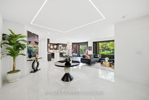 Photo 9 at 82 Westwood Lane, South Richvale, Richmond Hill