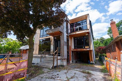 Photo 4 at 98 Ferris Road, Parkview, Toronto