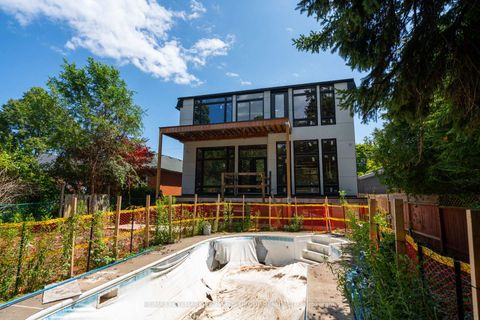 Photo 6 at 98 Ferris Road, Parkview, Toronto