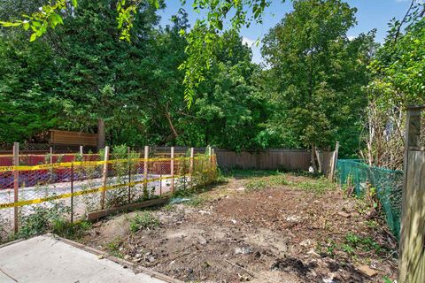Photo 7 at 98 Ferris Road, Parkview, Toronto