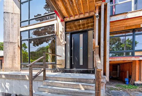 Photo 8 at 98 Ferris Road, Parkview, Toronto