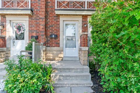 Photo 2 at 8 JIM BAIRD Mews, CFB, Toronto