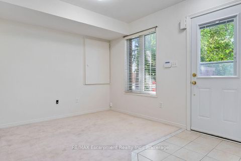 Photo 5 at 8 JIM BAIRD Mews, CFB, Toronto