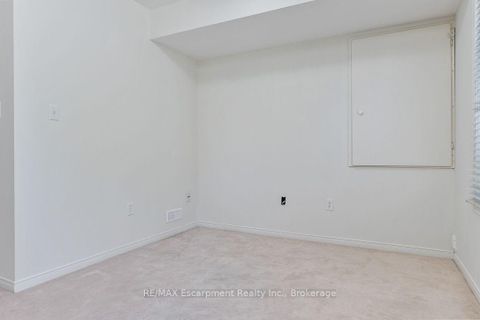 Photo 6 at 8 JIM BAIRD Mews, CFB, Toronto
