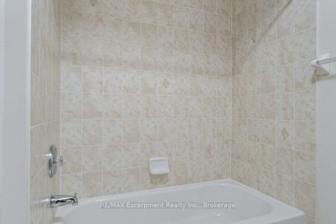 Photo 13 at 8 JIM BAIRD Mews, CFB, Toronto