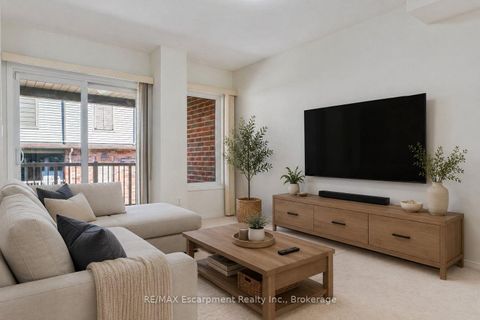 Photo 16 at 8 JIM BAIRD Mews, CFB, Toronto