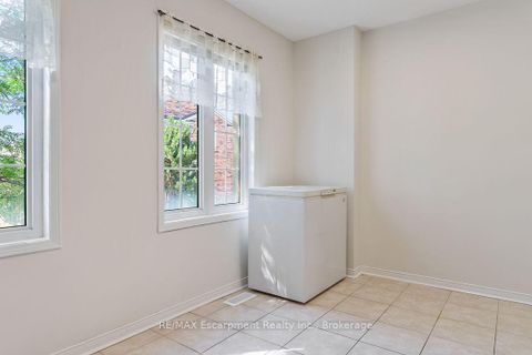 Photo 29 at 8 JIM BAIRD Mews, CFB, Toronto
