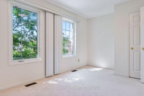 Photo 35 at 8 JIM BAIRD Mews, CFB, Toronto