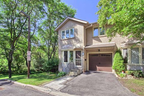 Photo 1 at 27 Anderson Place, Aurora Highlands, Aurora