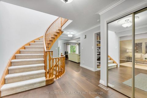 Photo 3 at 404 Easy Street, Mill Pond, Richmond Hill