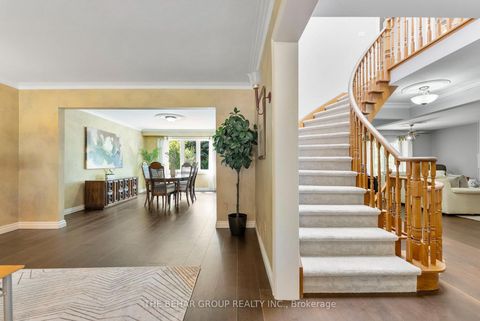 Photo 6 at 404 Easy Street, Mill Pond, Richmond Hill