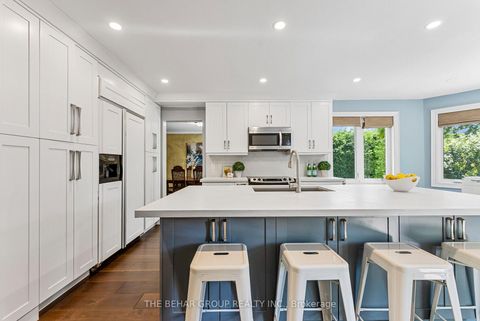 Photo 10 at 404 Easy Street, Mill Pond, Richmond Hill