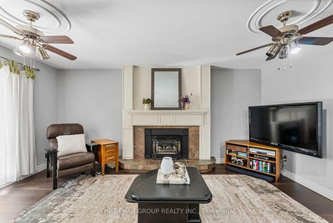 Photo 12 at 404 Easy Street, Mill Pond, Richmond Hill