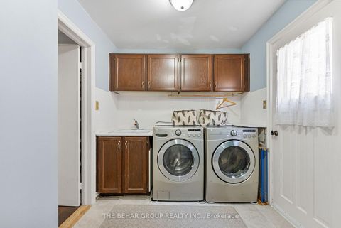 Photo 14 at 404 Easy Street, Mill Pond, Richmond Hill