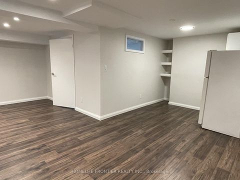 Photo 32 at 44 Rutledge Avenue, Leslie Valley, Newmarket