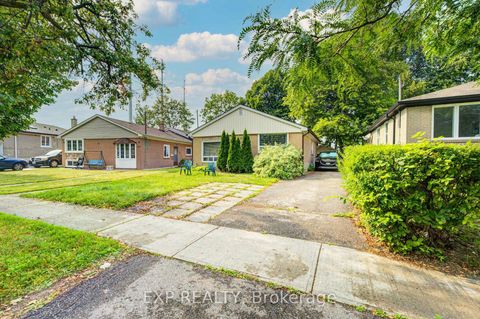 Photo 1 at 176 Sedgemount Drive, Woburn, Toronto